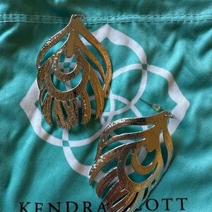 KARINA KENDRA SCOTT EARRINGS
